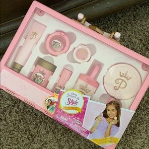 NWT Disney Princess Style Makeup Beauty Tote